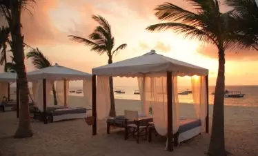 Indian Ocean Beach Holiday in Kenya